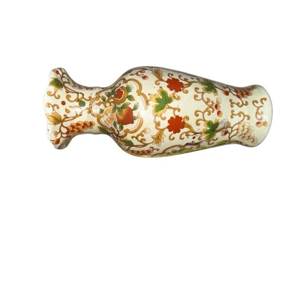 Mid-20th Century Chinese Export Decorative Floral Porcelain Vase - Picture 8 of 11